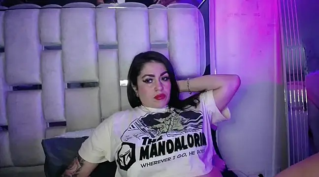 chelaqueen  online show from February 2025 12:00:02 AM