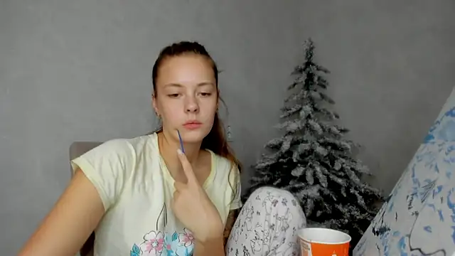 Snapshot of why_again_me chatting on December 2024 10:58:02 PM why again me online show from December 2024 10:58:02 PM