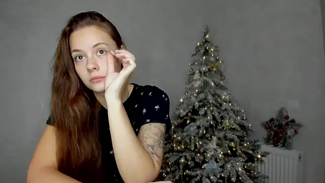 Snapshot of why_again_me chatting on December 2024 09:43:01 PM why again me online show from December 2024 09:43:01 PM