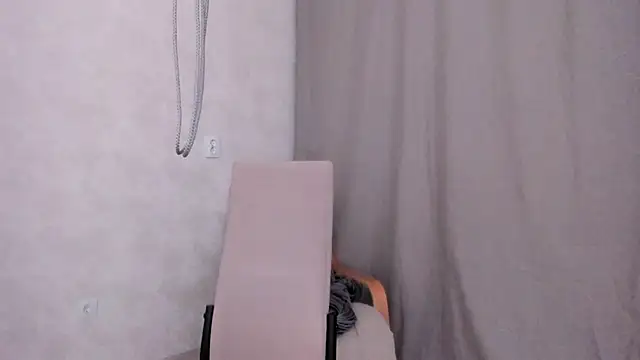 Snapshot of why_again_me chatting on February 2025 04:40:01 PM why again me online show from February 2025 04:40:01 PM