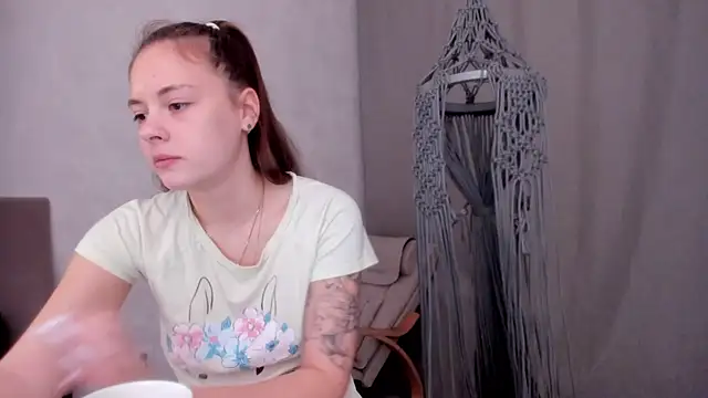 Snapshot of why_again_me chatting on February 2025 08:14:02 PM why again me online show from February 2025 08:14:02 PM