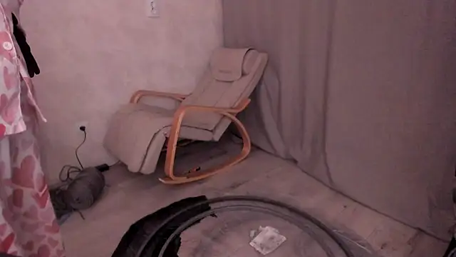 Snapshot of why_again_me chatting on February 2025 06:09:02 PM why again me online show from February 2025 06:09:02 PM