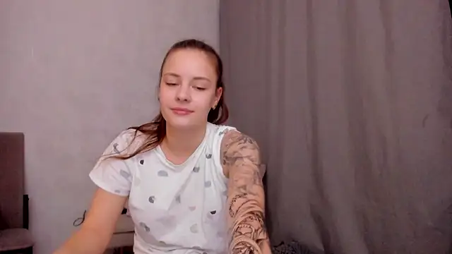 Snapshot of why_again_me chatting on March 2025 10:42:01 PM why again me online show from March 2025 10:42:01 PM