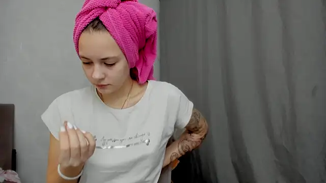 Snapshot of why_again_me chatting on March 2025 05:05:02 PM why again me online show from March 2025 05:05:02 PM