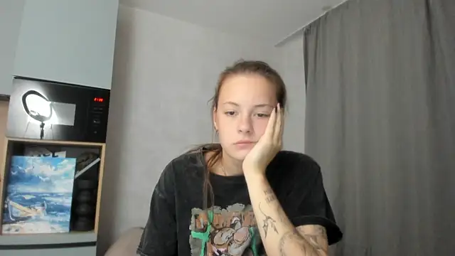 Snapshot of why_again_me chatting on September 2025 06:40:02 PM why again me online show from September 2025 06:40:02 PM