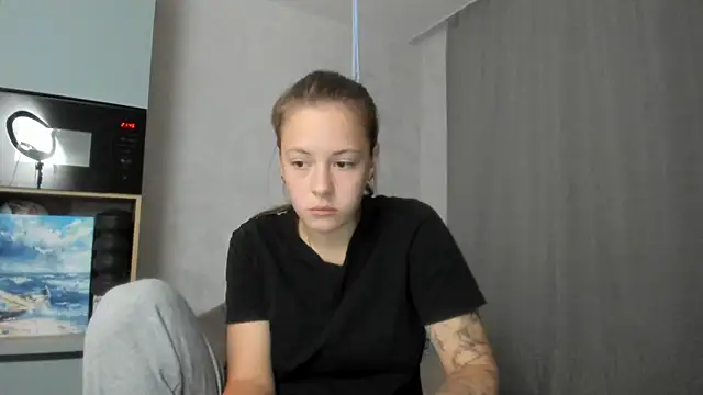 Snapshot of why_again_me chatting on September 2025 06:46:01 PM why again me online show from September 2025 06:46:01 PM