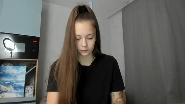 Snapshot of why_again_me chatting on October 2025 03:44:02 PM why again me online show from October 2025 03:44:02 PM