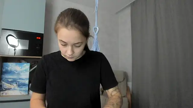 Snapshot of why_again_me chatting on October 2025 05:36:02 PM why again me online show from October 2025 05:36:02 PM