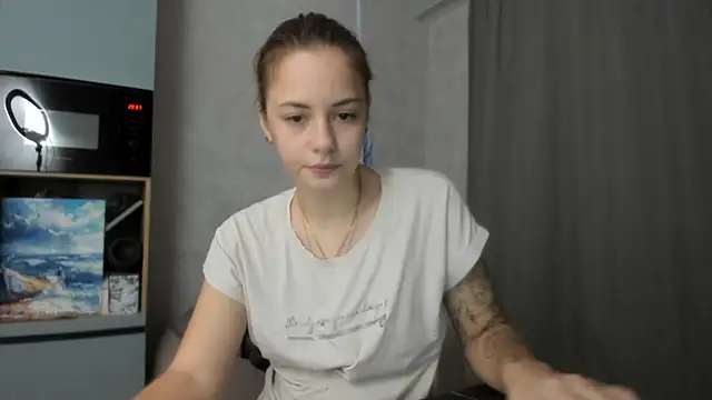 Snapshot of why_again_me chatting on November 2025 05:57:01 PM why again me online show from November 2025 05:57:01 PM