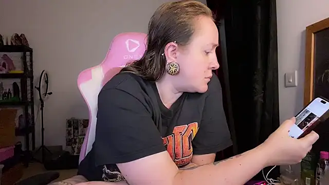 kisicaxx online show from November 2025 05:01:02 AM