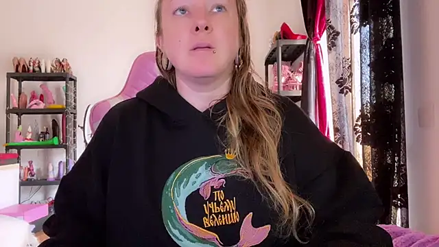 kisicaxx online show from December 2025 11:15:01 AM