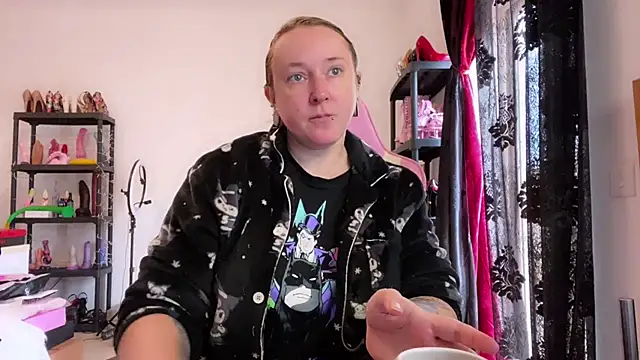 kisicaxx online show from December 2025 11:08:01 AM