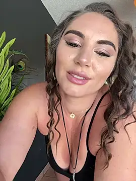 lovely beast online show from March 2025 04:35:02 PM