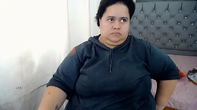 Snapshot of hotlesby4uxxx chatting on December 2024 08:00:01 PM hotlesby4uxxx online show from December 2024 08:00:01 PM