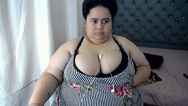 Snapshot of hotlesby4uxxx chatting on December 2024 10:55:02 PM hotlesby4uxxx online show from December 2024 10:55:02 PM