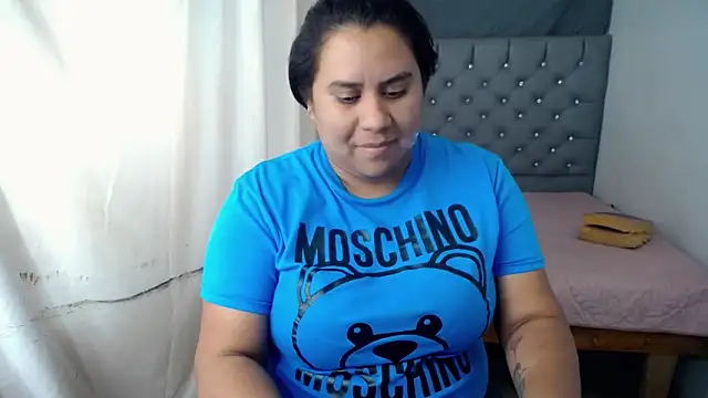 Snapshot of hotlesby4uxxx chatting on January 2025 08:39:02 PM hotlesby4uxxx online show from January 2025 08:39:02 PM