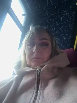 Irina2909xh online show from February 2025 03:29:01 PM