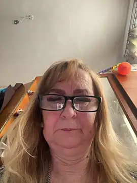 Irina2909xh online show from February 2026 10:08:02 AM