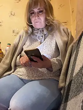 Irina2909xh online show from April 2026 10:48:01 PM