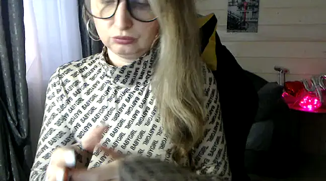 RubiLakros online show from February 2025 01:44:01 PM