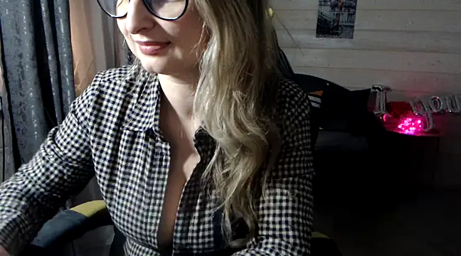 RubiLakros online show from February 2025 07:43:02 PM