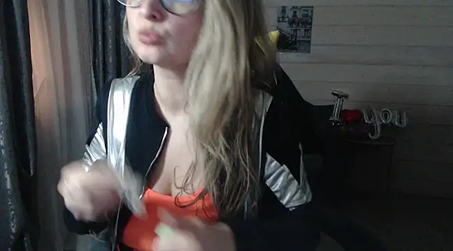 RubiLakros online show from February 2025 04:42:02 PM