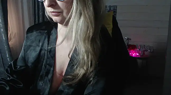 RubiLakros online show from February 2025 09:01:02 PM