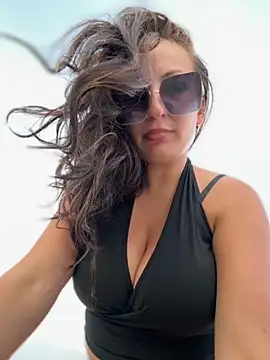 Snapshot of itsCassie chatting on October 2025 03:45:01 PM itsCassie online show from October 2025 03:45:01 PM