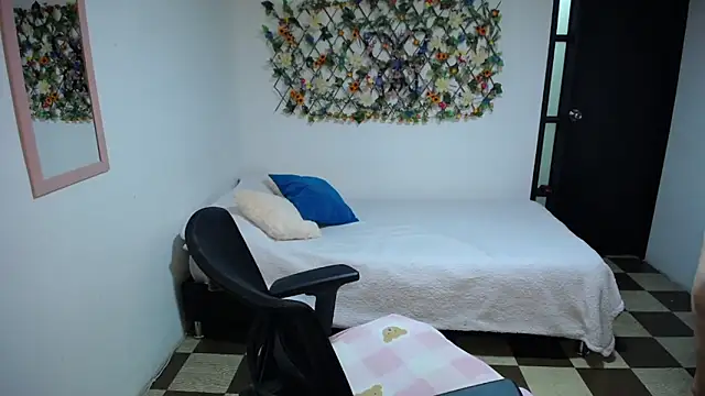 Sofi 5249  online show from February 2025 12:28:01 AM