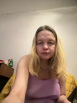 Susanel online show from December 2024 01:44:02 PM