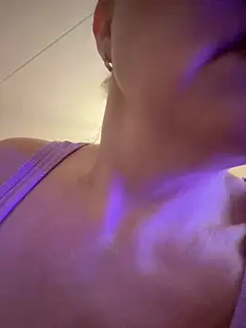 Susanel online show from December 2024 08:47:02 PM