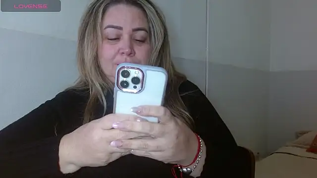 bella savati online show from September 2025 01:10:01 AM