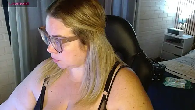 bella savati online show from February 2026 10:13:02 PM