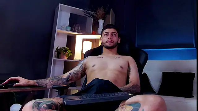 alessandro duty online show from October 2025 01:50:01 AM