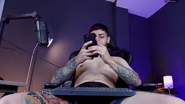 alessandro duty online show from October 2025 12:01:02 AM