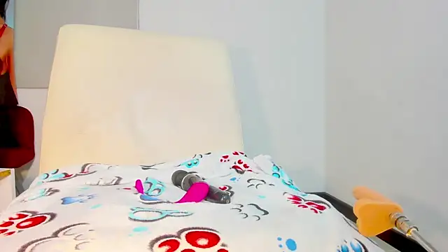 SQUIRTINGQUEEN11 online show from December 2024 12:52:01 AM