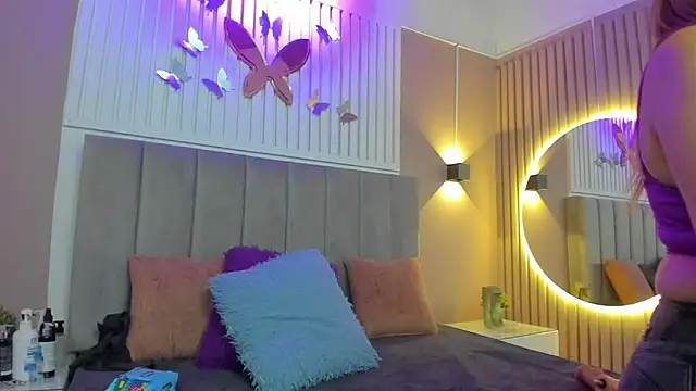 chantall1375 online show from March 2025 04:42:02 PM