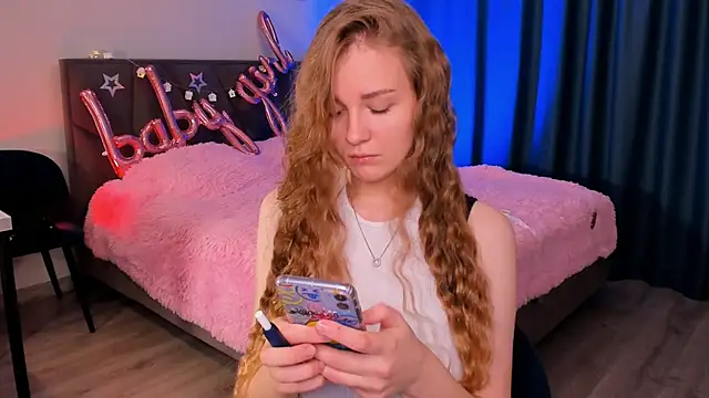 SweetMilkis online show from December 2024 09:17:02 AM