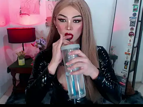 MagneticBeauty online show from December 2025 08:03:01 PM