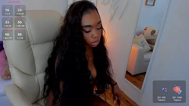 zobe love online show from March 2025 04:57:02 AM