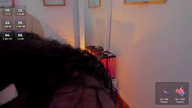 zobe love online show from April 2026 04:49:01 PM