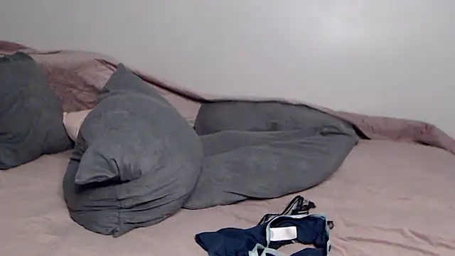 Cheresse online show from February 2025 07:19:02 PM