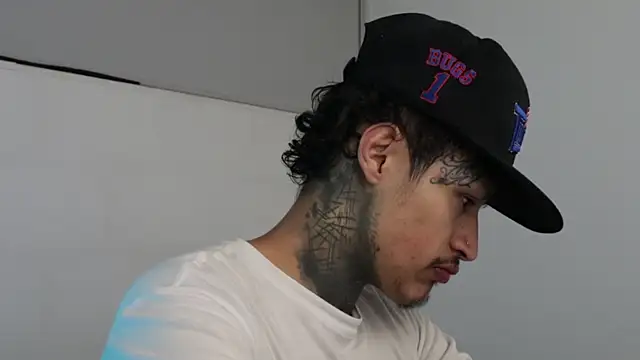 trieone online show from February 2025 04:11:01 AM