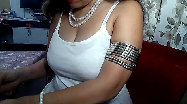 yourradhika online show from February 2025 06:04:01 PM