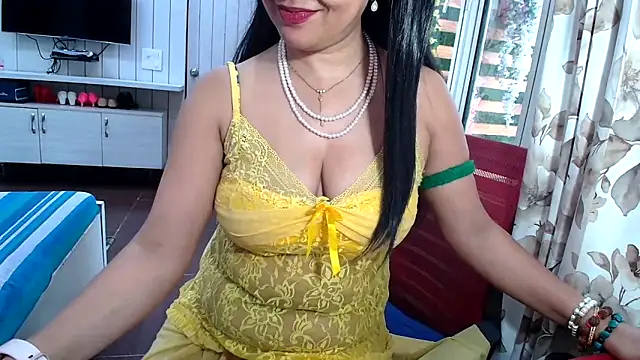 Snapshot of yourradhika chatting on June 2026 09:14:01 AM yourradhika online show from June 2026 09:14:01 AM