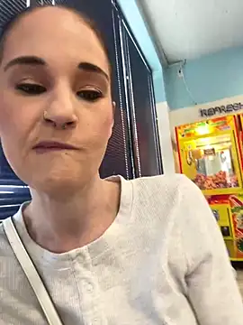 lolabunny9 online show from February 2025 05:26:02 PM