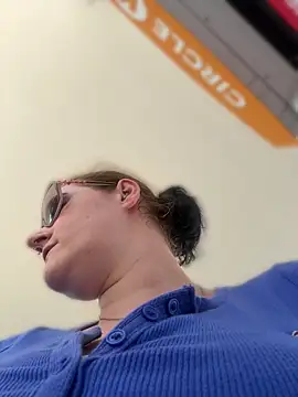 lolabunny9 online show from June 2026 02:15:02 PM