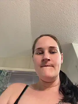 lolabunny9 online show from August 2026 03:44:01 PM