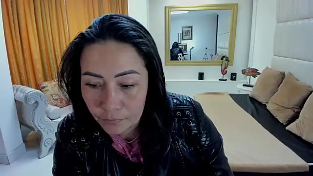 gaby trent online show from September 2025 01:49:01 PM