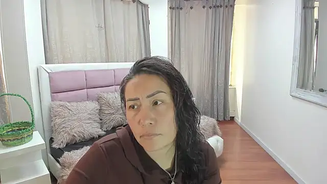 Snapshot of gaby_trent chatting on June 2026 01:56:01 PM gaby trent online show from June 2026 01:56:01 PM